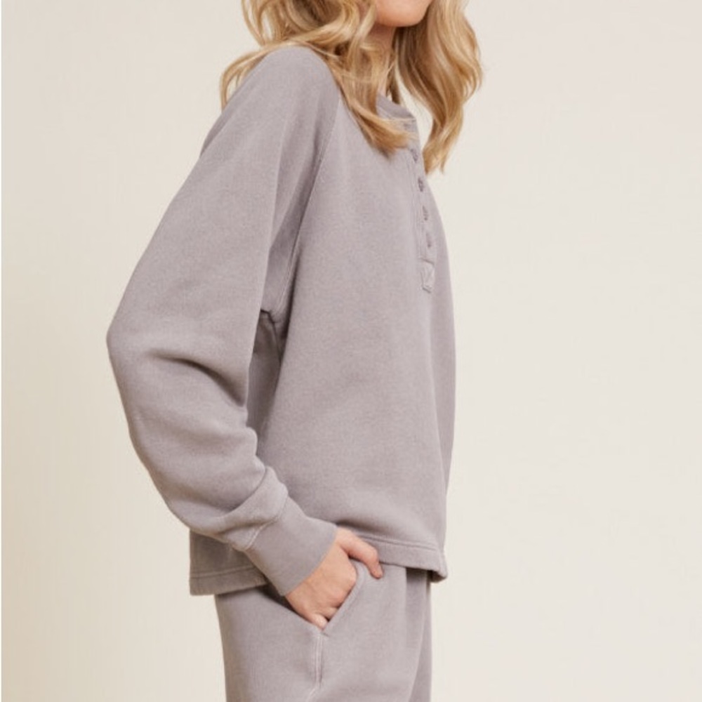 NWT Barefoot Dreams Pullover - Picture 3 of 5